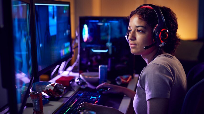 Spectrum Internet customer gaming online.